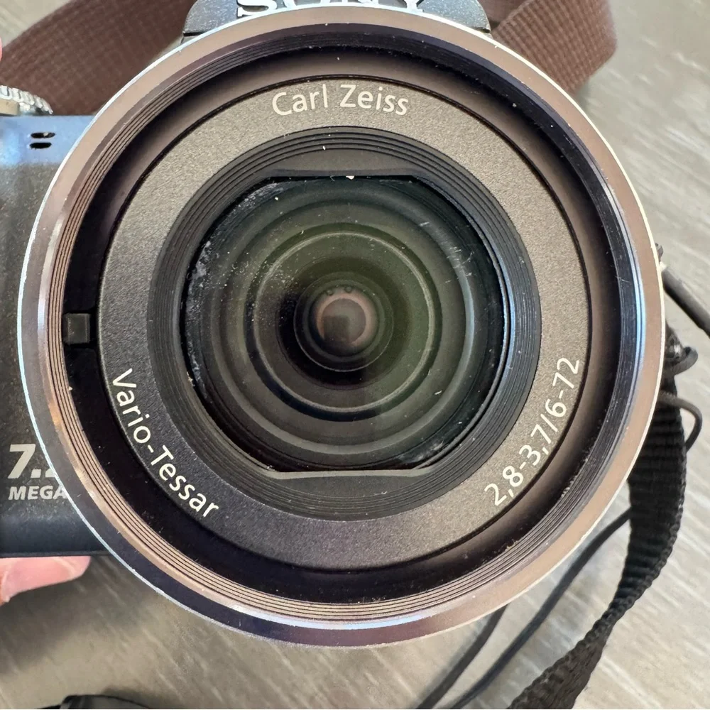 Sony Cyber-shot DSC-H5 Digital Camera-super steady Shot 12x -Selling For Parts